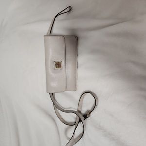 Dooney and bourke crossbody purse